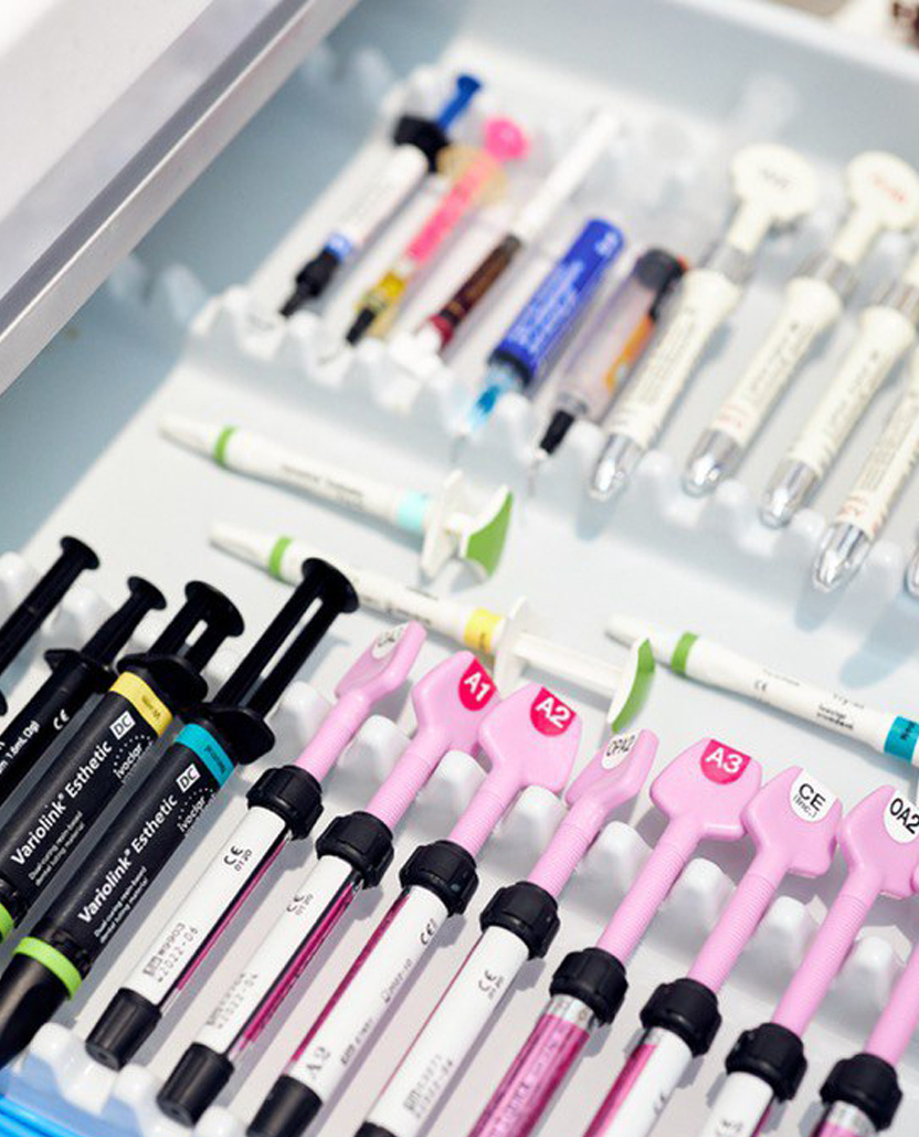 Реставрация и пломбы в Dentalika